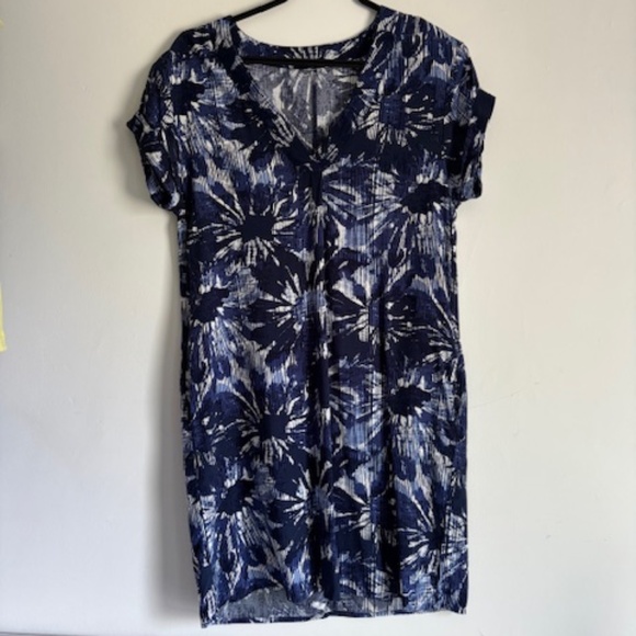 2 blue dresses selling as one purchase , Size small. Both new. - Picture 1 of 4